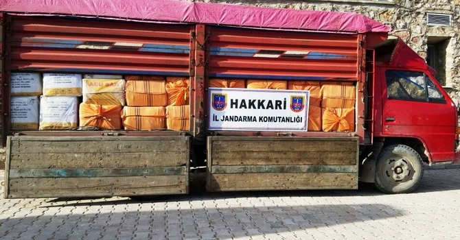 Hakkari’de 5 ton 652 kilo kaçak çay ele geçirdi