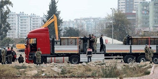 Hakkında yakalama kararı verilen savcılar adliyede