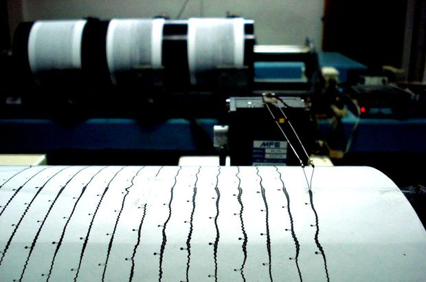 Van sahura deprem'le uyandı