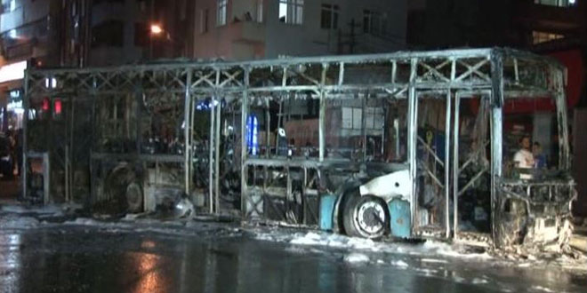 Ataşehir’de bir otobüs ateşe verildi