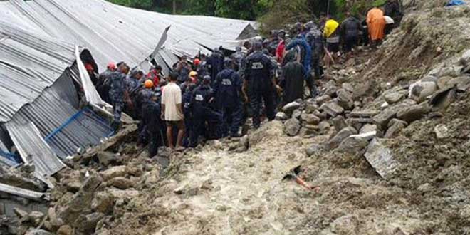 Nepal’de heyelan nedeniyle en az 30 kişi öldü
