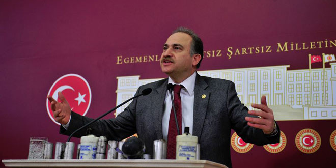 CHP: Davutoğlu görevi derhal iade etmeli