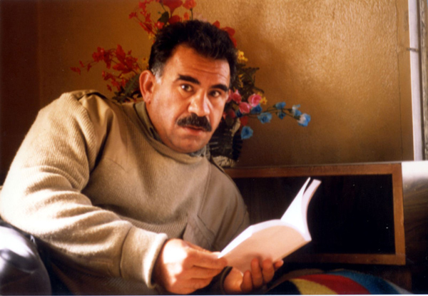 Öcalan'ın yazdığı kitapları Öcalan'a yasak