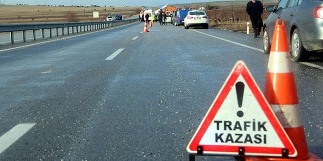 Trafik kazası: 1 ölü, 3 yaralı