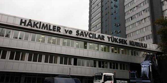 Görevden uzaklaştırılan Çorum savcısına yurt dışı yasağı