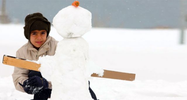 İstanbul’daki kar yağışı nedeniyle okullar yarın tatil