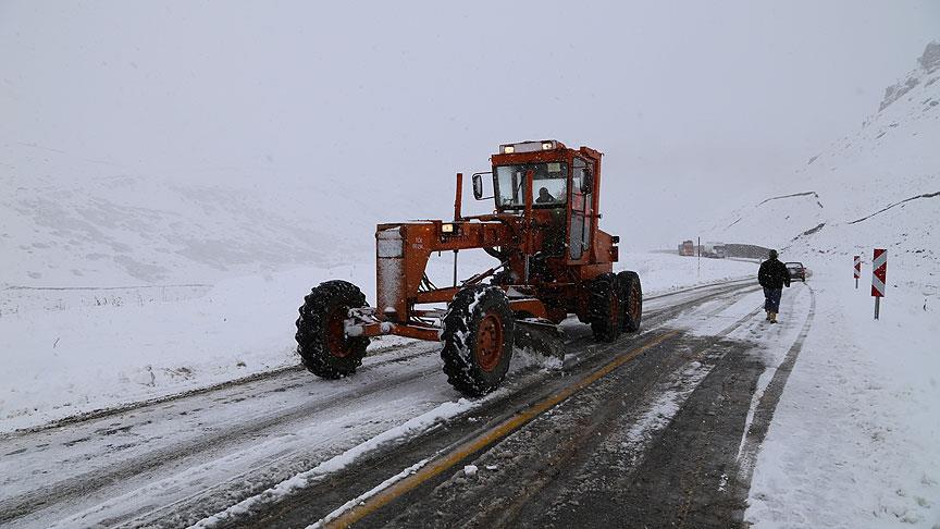 Iğdır'da 51 köy yolu ulaşıma kapandı