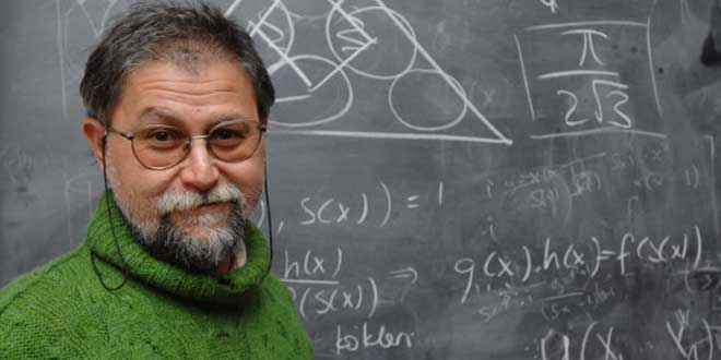 Ali Nesin, lise 1’inci sınıflar için matematik kitabı hazırlıyor