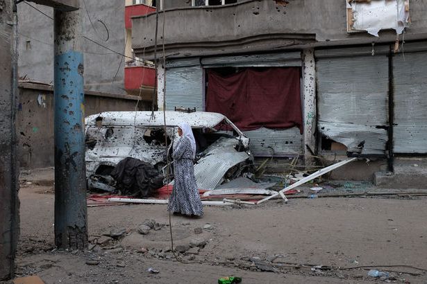 28 yaralı hastaneye kaldırılmayı bekliyor