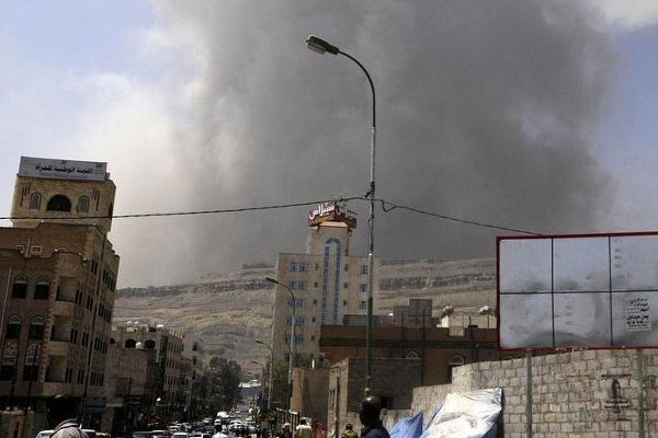 S.Arabistan'dan Yemen'e hava saldırısı