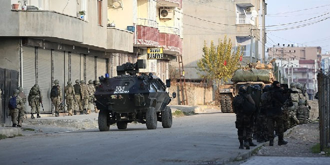 Cizre’de bir polis ve bir asker hayatını kaybetti