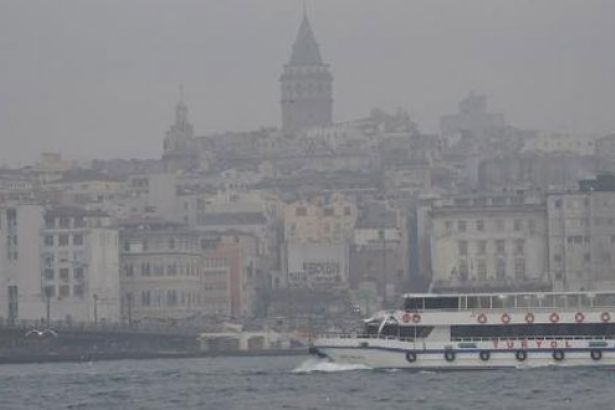 İstanbul güne yoğun sisle uyandı