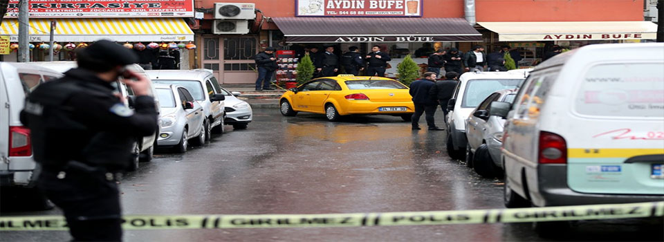 Bayrampaşa’da polise saldıran iki kişi hayatını kaybetti