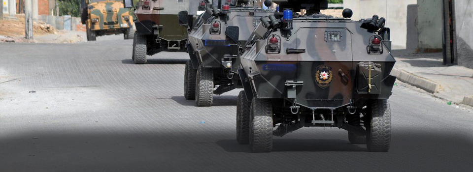 Nusaybin'de Polis aracı ile askeri zırhlı araç çapıştı