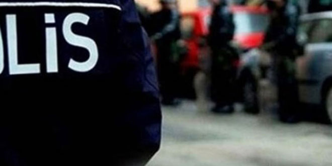 İstanbul’da iki polis evlerinde ölü bulundu