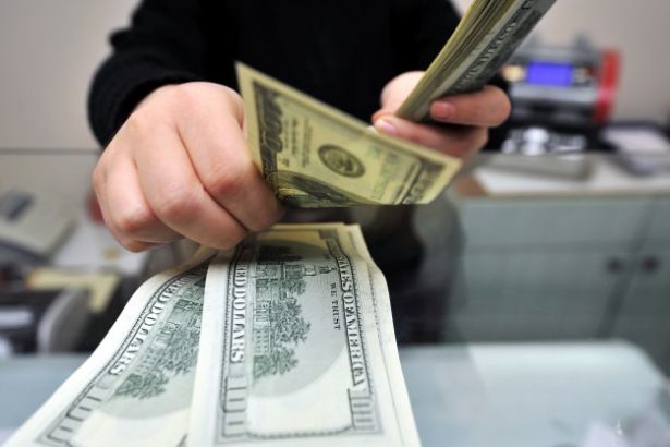 Dolar yeniden 3 liraya yükseldi
