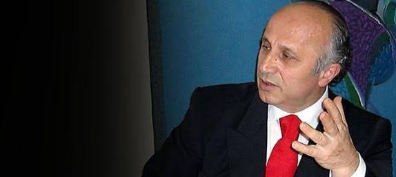Yaşar Nuri Öztürk vefat etti