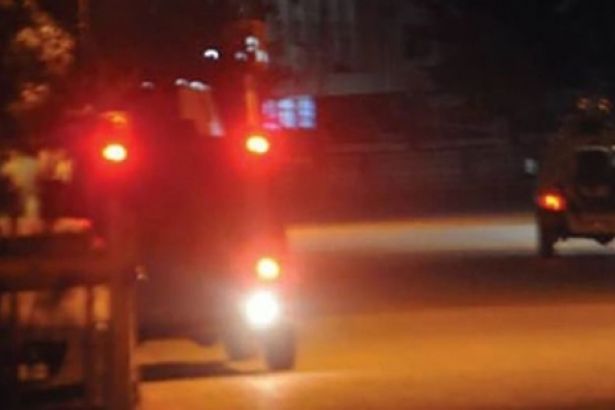 Polis aracına bombalı saldırı