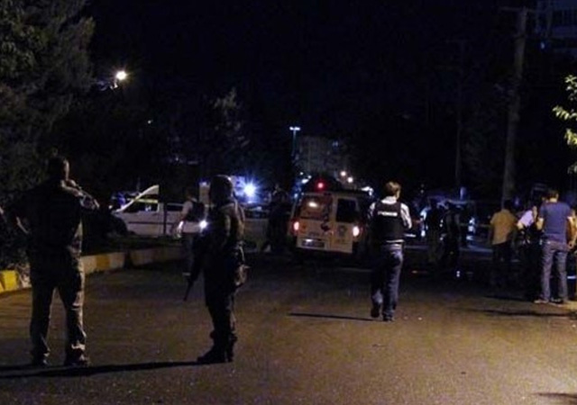 Van'da polis aracına roketatarlı saldırı