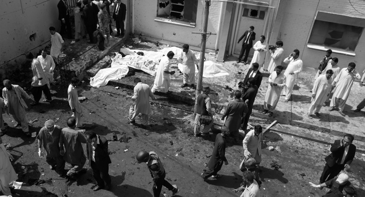Pakistan’da hastane önünde patlama