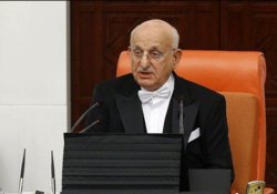 Kahraman: Türkiye artık darbe devrini kapattı