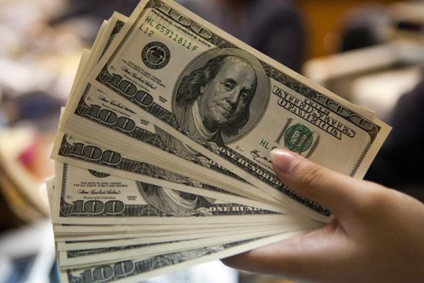 Dolar yeni güne yeni rekorla başladı