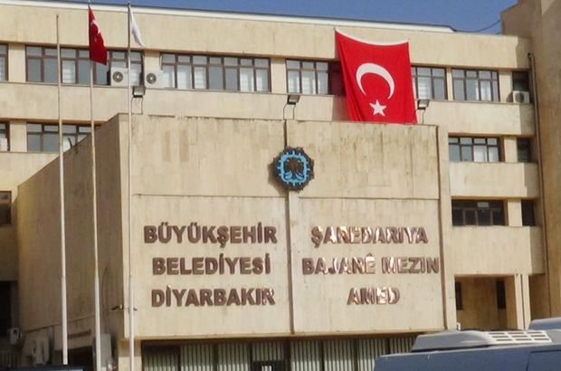 Diyarbakır'da belediye binasına giriş yasak!