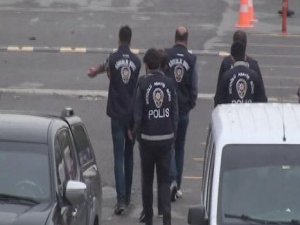 25 polis gözaltına alındı!