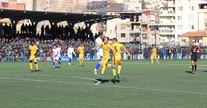 Hakkarispor-Tatvan'la berabere kaldı!