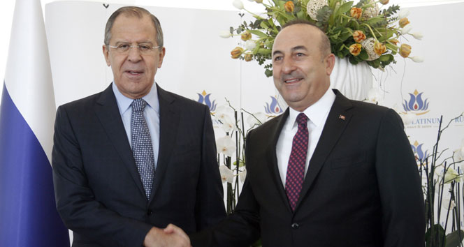 Çavuşoğlu Lavrov’la bir araya geldi