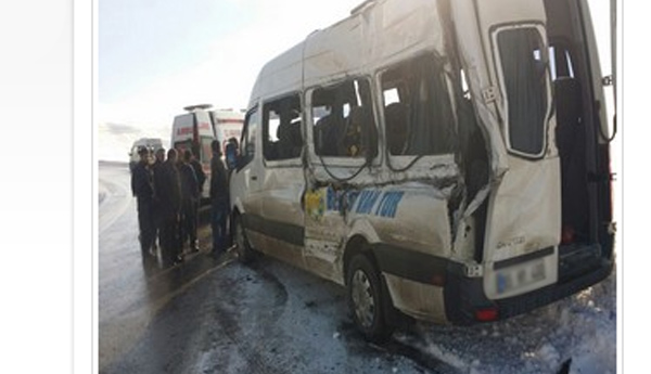 Hakkari-Van karayolunda trafik kazası