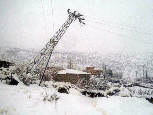 Derecik’te elektrik kesintisi