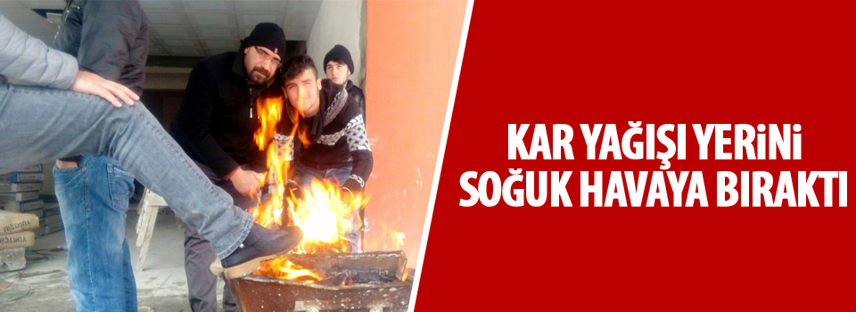 Çukurca'da kar yağışı yerini soğuk havaya bıraktı