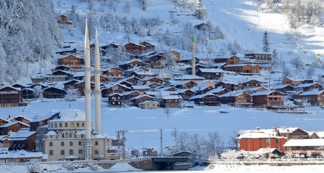 Uzungöl buz tuttu