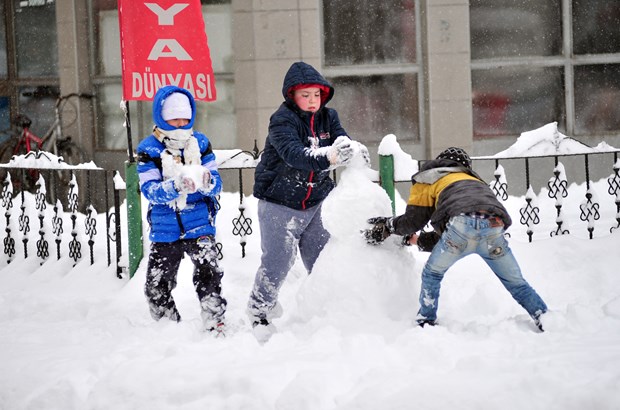 Adıyaman’da kar yağışı nedeniyle okullar tatil