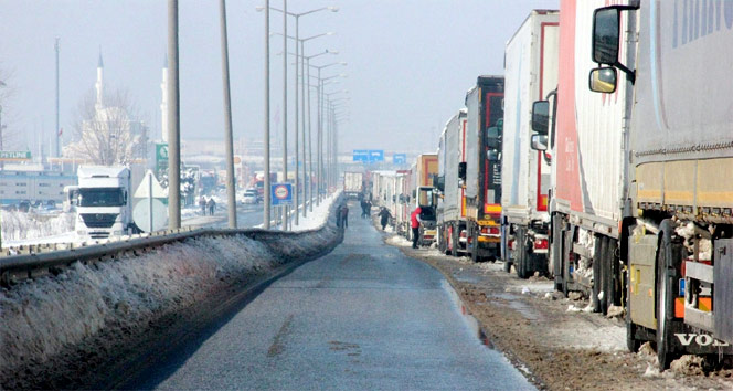 TIR kuyruğu 13 kilometreye düştü