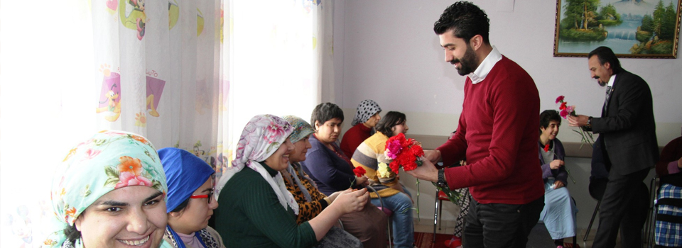 Engelli kadınlara saç bakımı