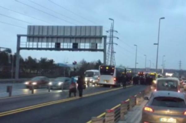 Metrobüs yolunda kaza: 1 yaralı