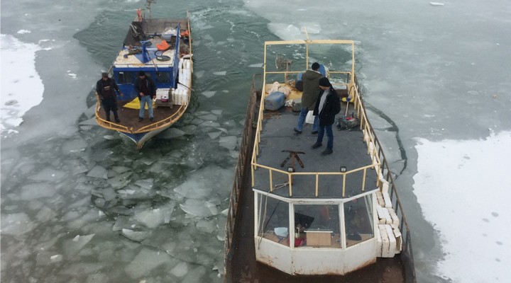 Balıkçıların buz esareti devam ediyor