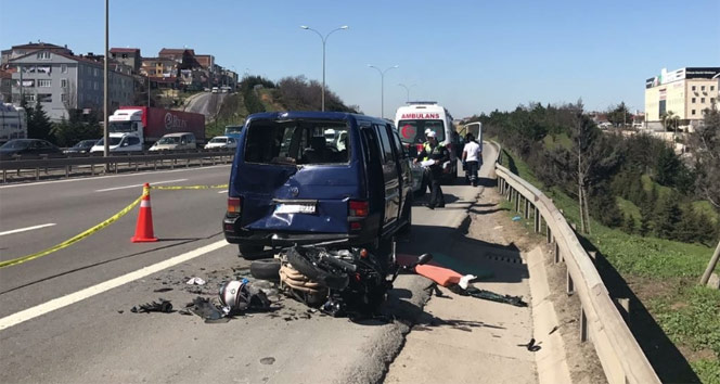 Motosiklet minibüsle çarptıştı: 1 ölü, 1 yaralı
