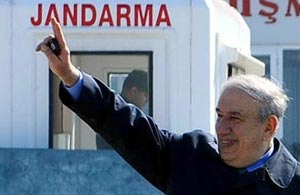 Kemal Gürüz tutuklandı