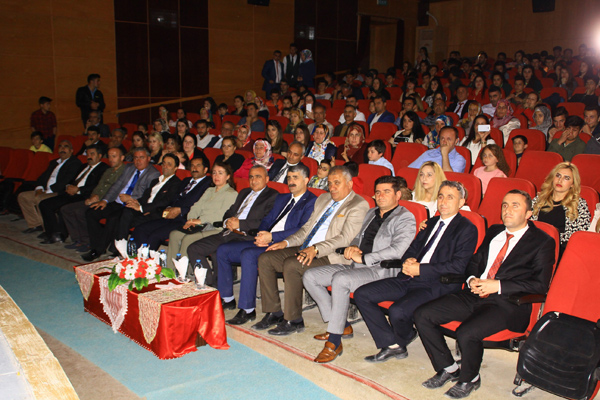 Hakkari’de mezuniyet töreni