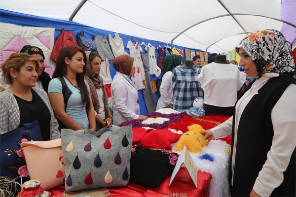 Silopi’de el emeği göz nuru sergisi