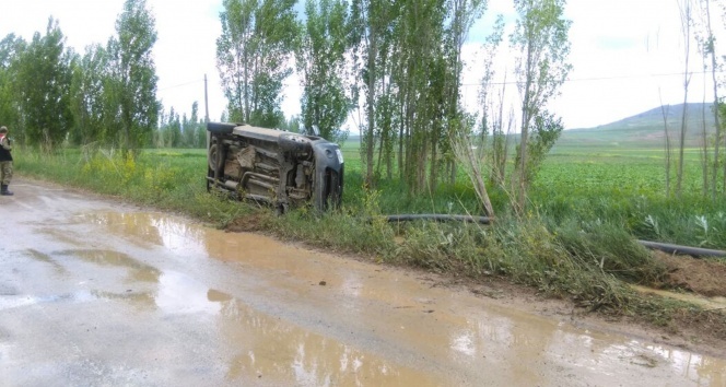 Sivas - Gemerek'te trafik kazası: 3 yaralı