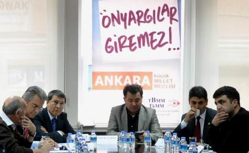 DİHA muhabirlerine milletvekili engeli