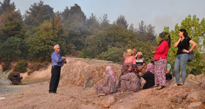 Orman yangını nedeniyle köy boşaltıldı