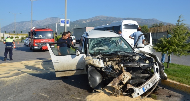 Manisa'da trafik kazası: 6 yaralı!