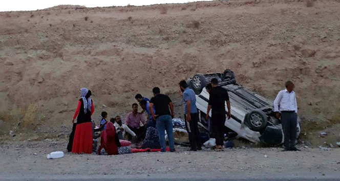 Malatya'da minibüs devrildi: 13 yaralı