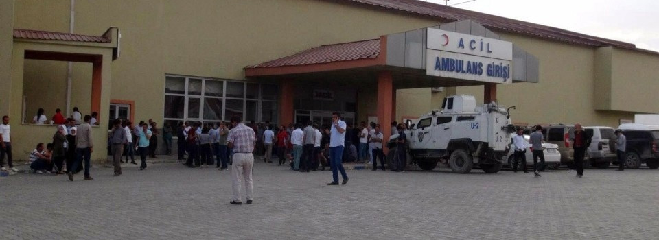 Yüksekova'da VEDAŞ aracına saldırı: 2 ölü