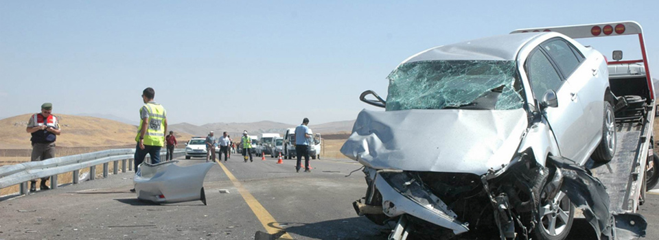 Yollar kan gölü: 20 ölü, 67 yaralı